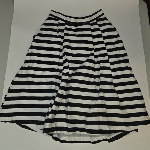 Modcloth Dresses & Skirts - Modcloth Skirt Size S Black/White